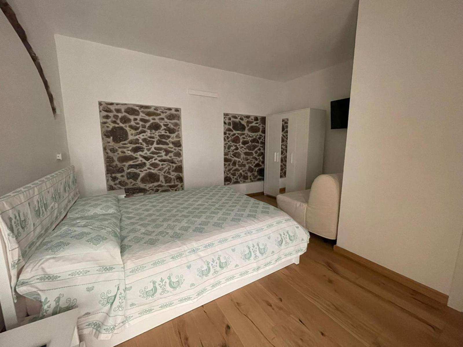 Sa Troppa De Sos Chentu Hotel Dorgali Eksteriør billede